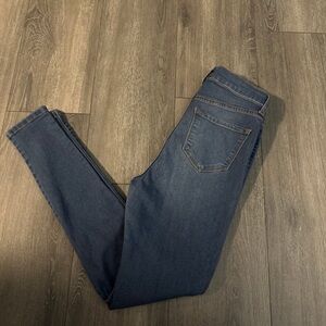 fashion nova high rise jeans.